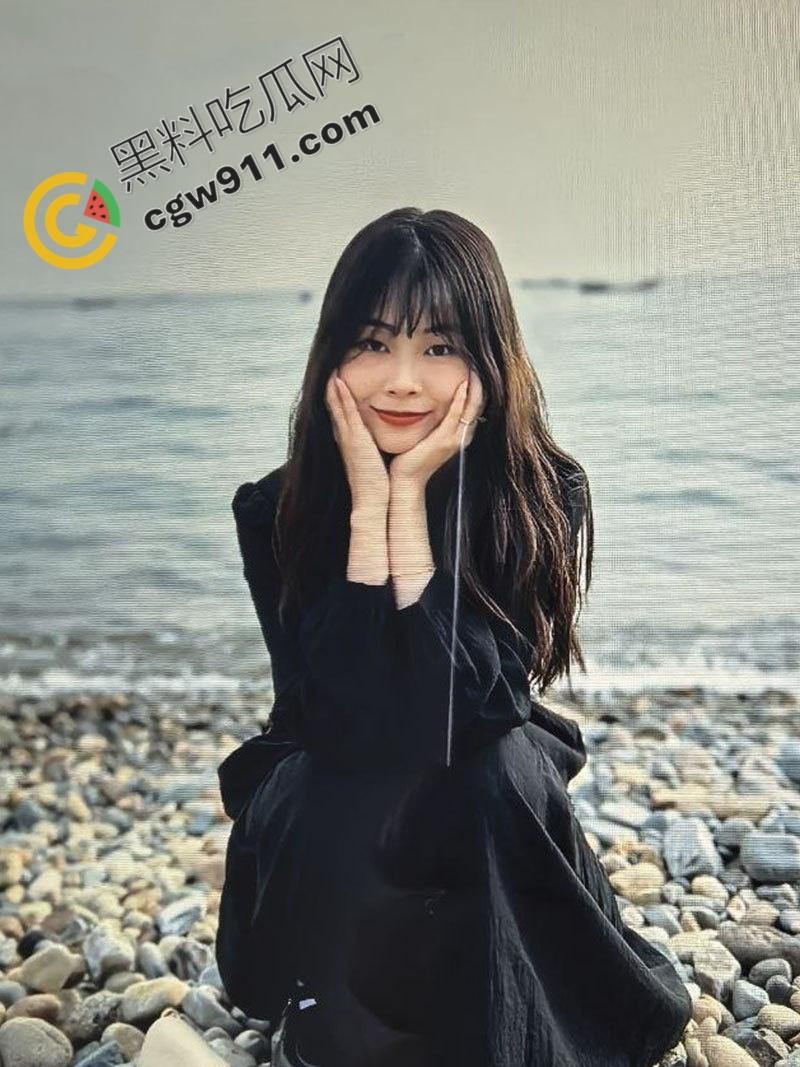 河南许昌新婚小夫妇婚假激情视频泄密！巨乳新娘情趣撩人，丈夫猛攻嫩穴，销魂呻吟震撼全网-1