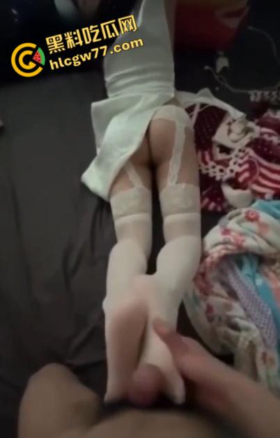 福建极品彩票店店主【贺思淼】 和男友私拍泄密 明面上的气派老板娘 私底下的骚逼小母狗 露脸性爱视频！-8