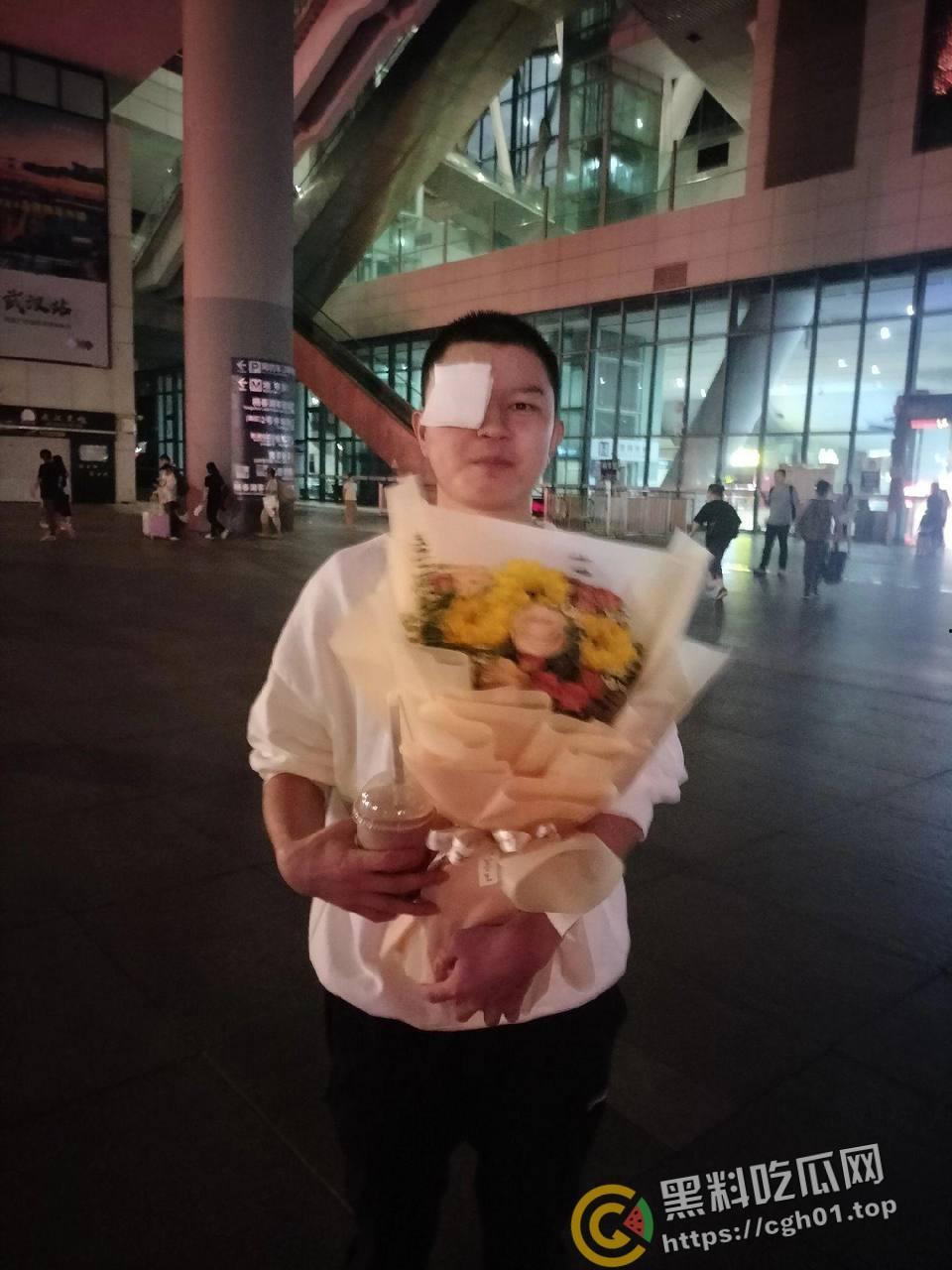 蚌埠大学生为参军做飞秒手术 在部队内遭感染被丢回家 最终不治身亡 家人抖音喊冤被封-7